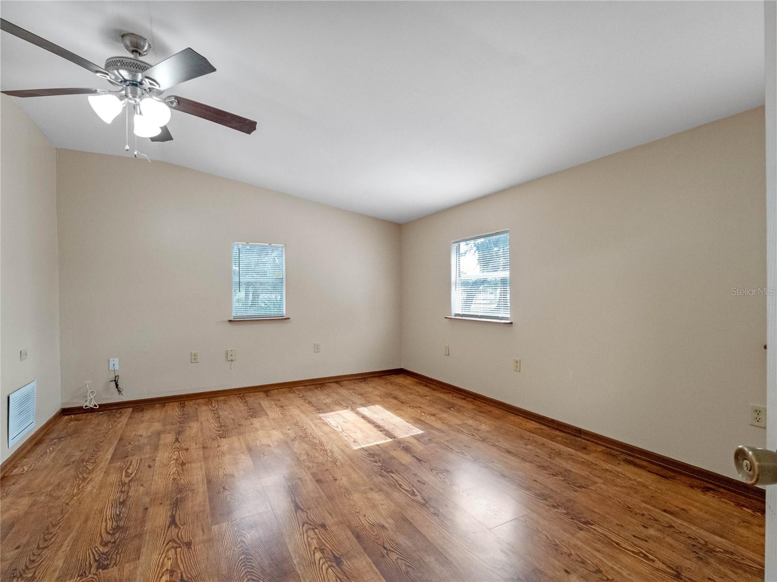 Image 21 of 46 For 20941 Sunridge Road