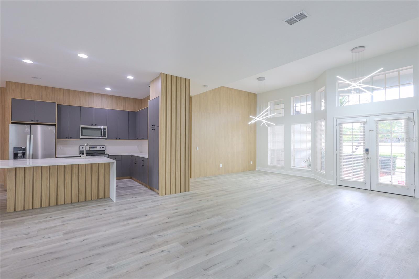 Image 10 of 48 For 8023 Canyon Lake Circle