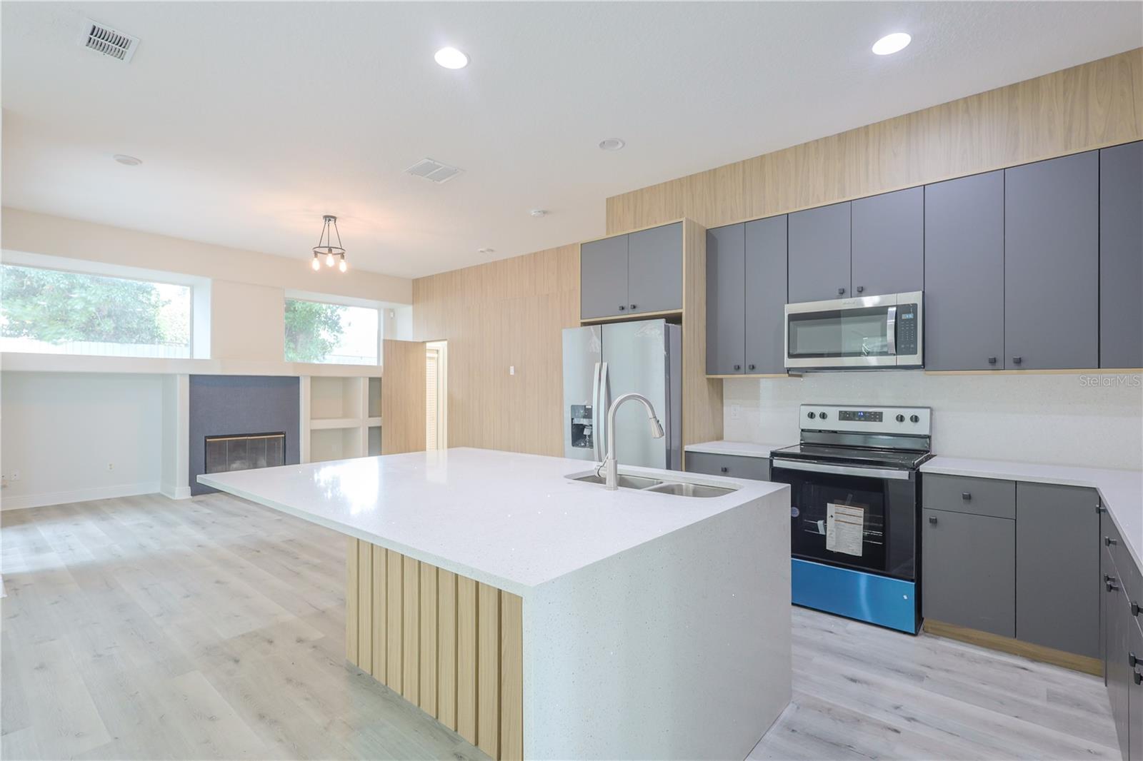 Image 11 of 48 For 8023 Canyon Lake Circle