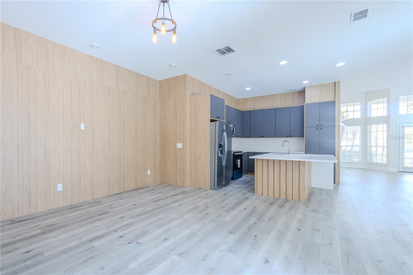Image 13 of 48 For 8023 Canyon Lake Circle