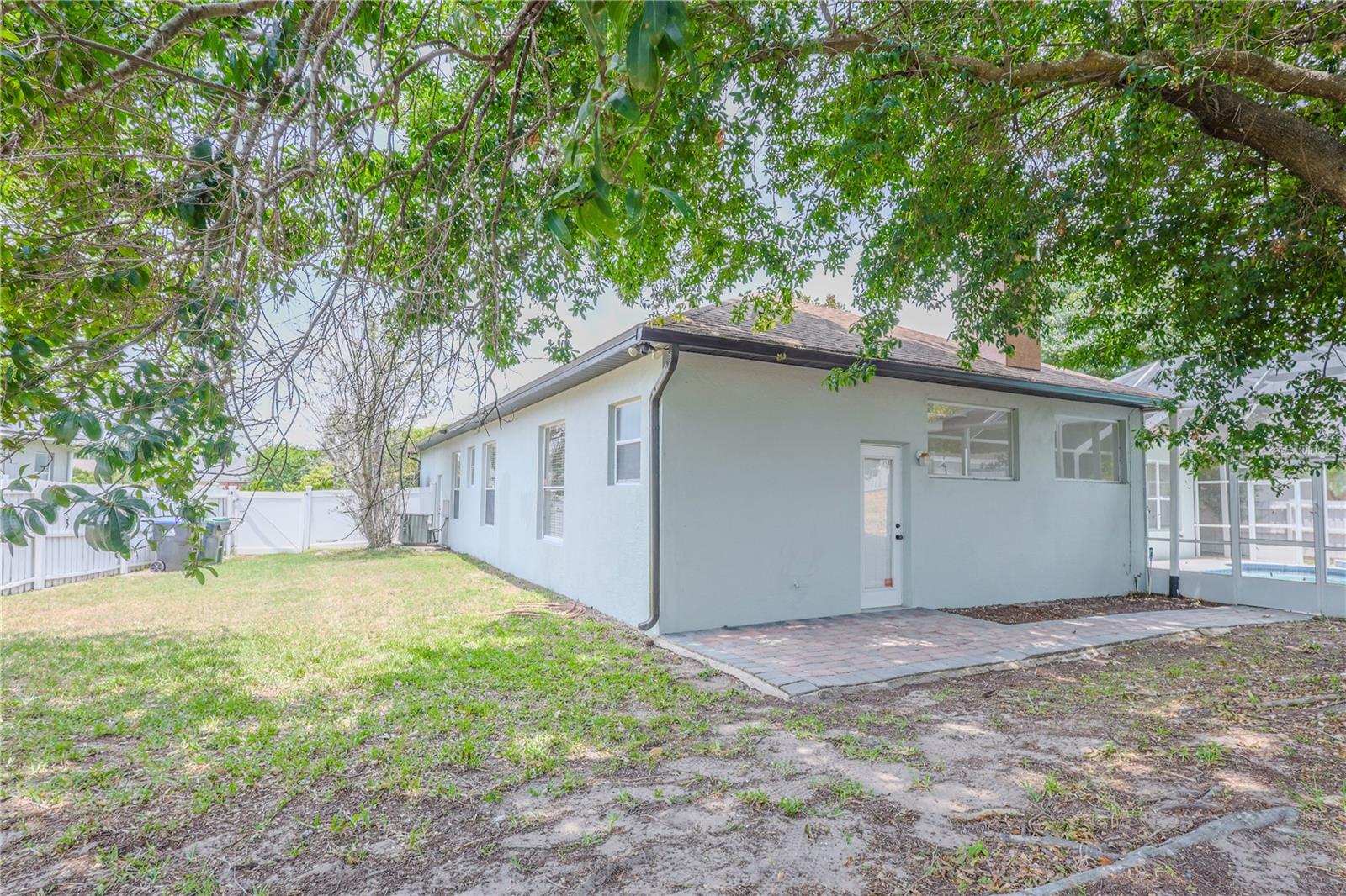 Image 40 of 48 For 8023 Canyon Lake Circle