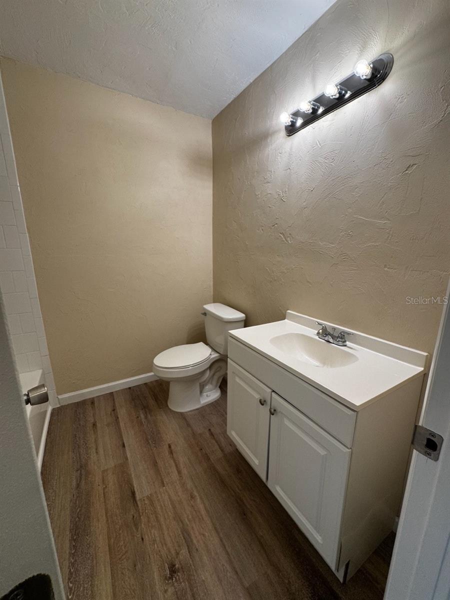 Image 3 of 14 For 417 Jefferson Street
