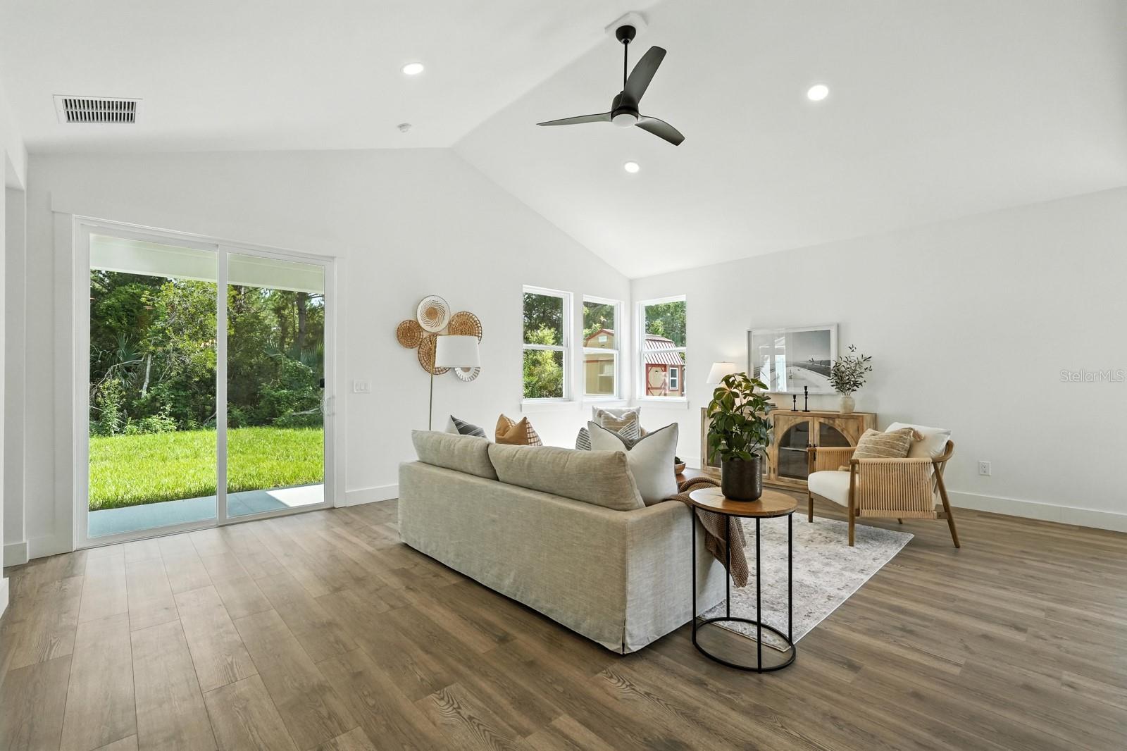 Image 16 of 47 For 15 Ulmus Place