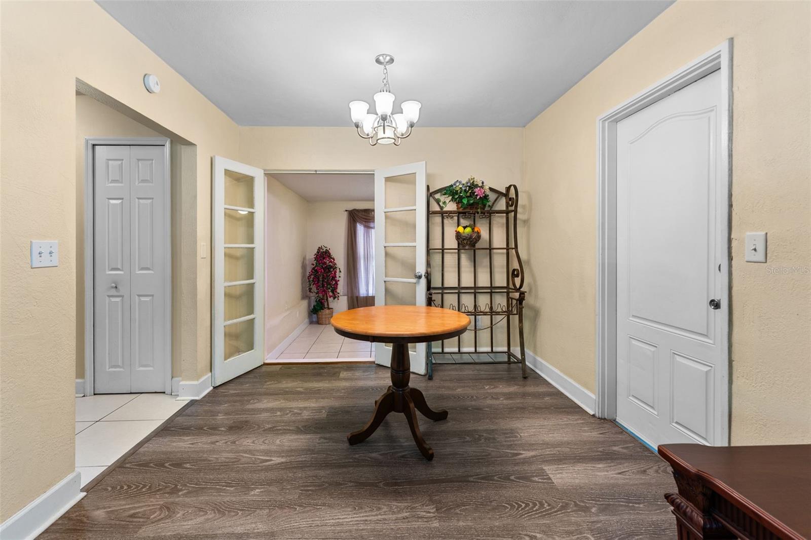 Image 4 of 28 For 104 Ridge Drive