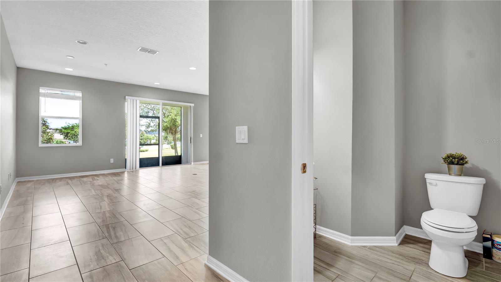 Image 10 of 44 For 15237 Sunrise Grove Court