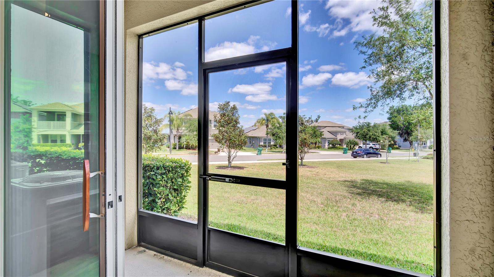 Image 19 of 44 For 15237 Sunrise Grove Court