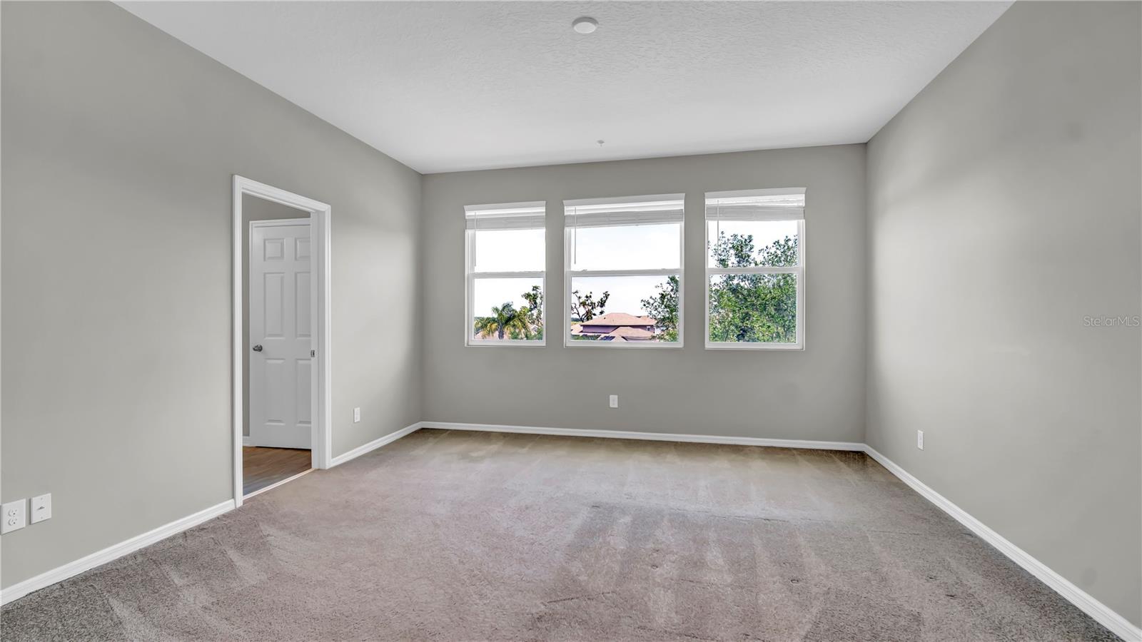 Image 23 of 44 For 15237 Sunrise Grove Court