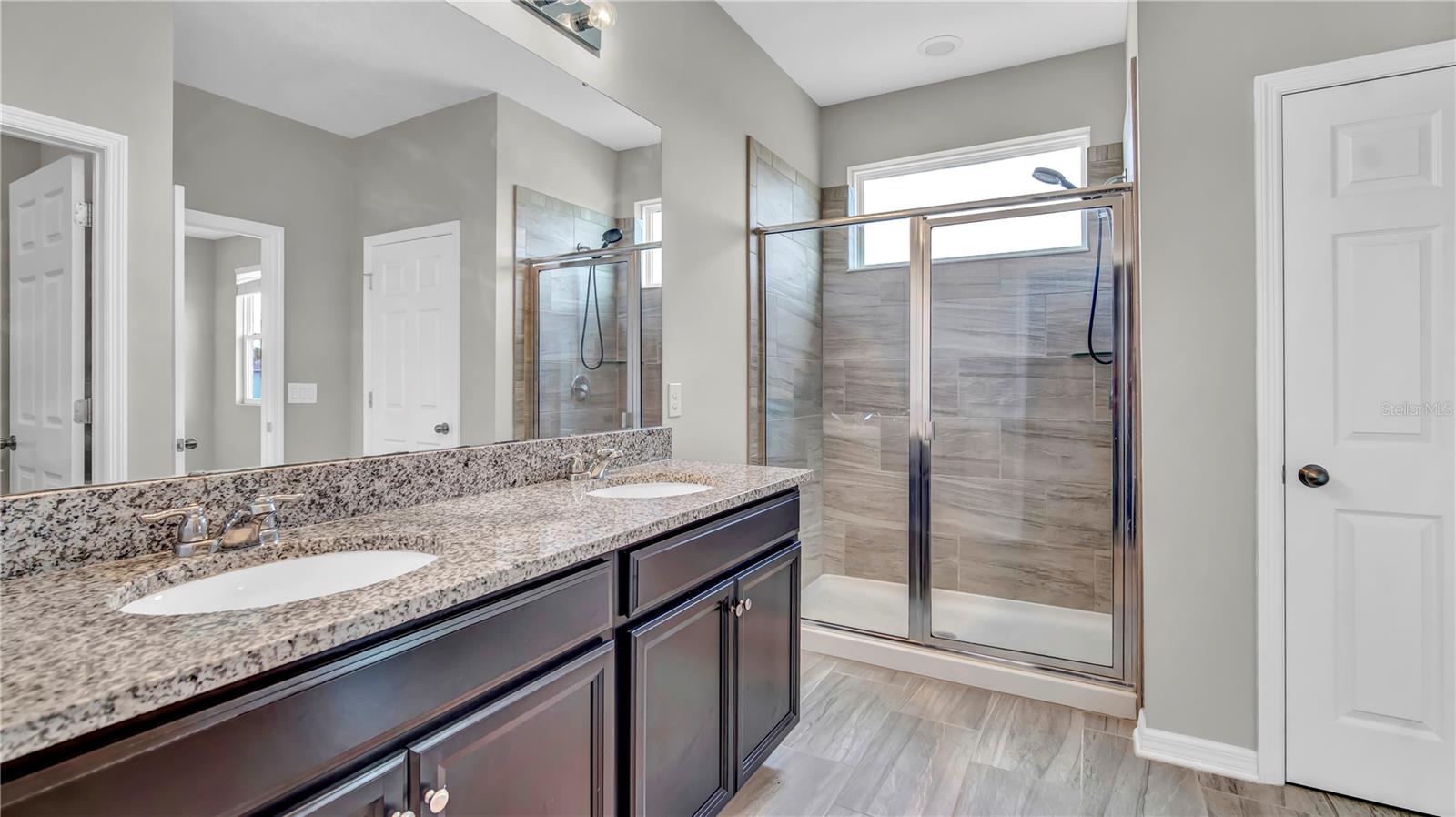 Image 26 of 44 For 15237 Sunrise Grove Court