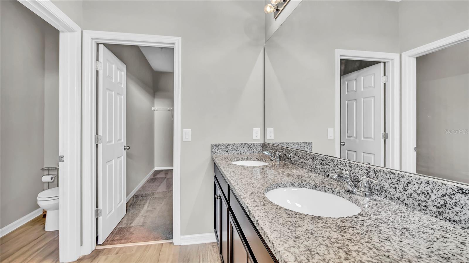 Image 27 of 44 For 15237 Sunrise Grove Court