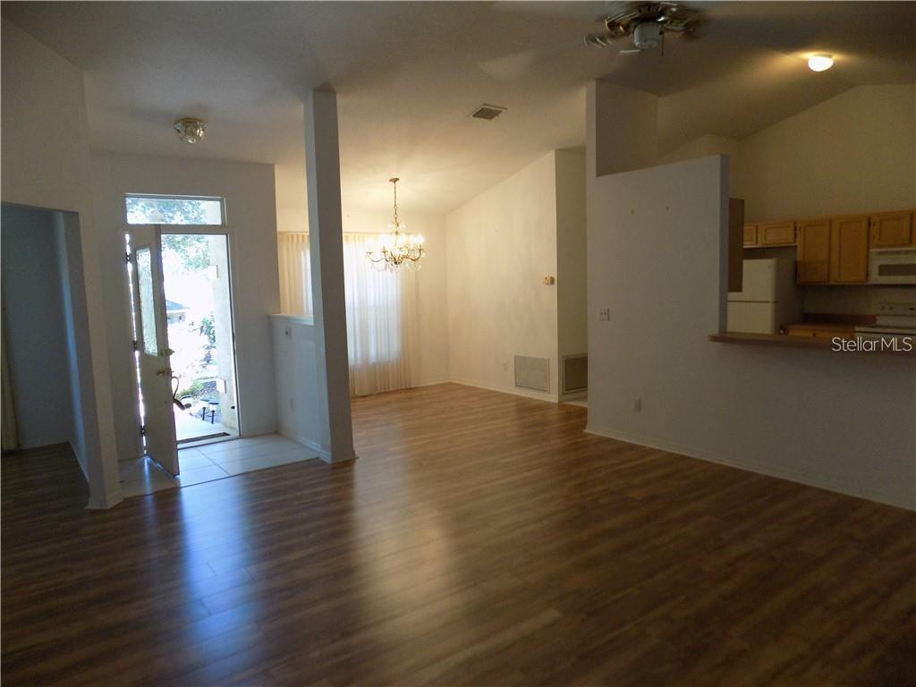 Image 11 of 22 For 14720 Green Valley Boulevard