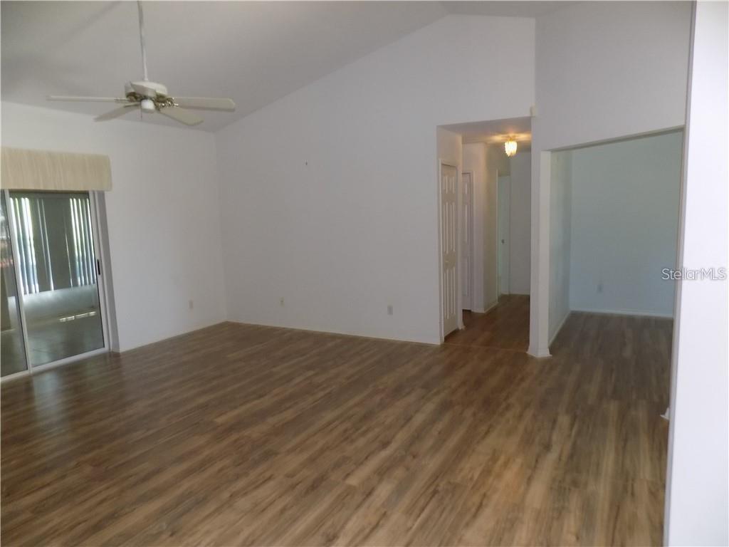 Image 8 of 22 For 14720 Green Valley Boulevard