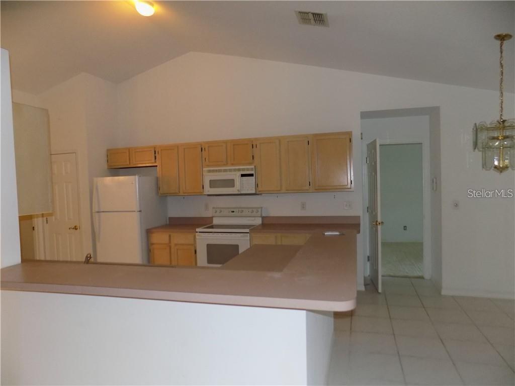 Image 9 of 22 For 14720 Green Valley Boulevard