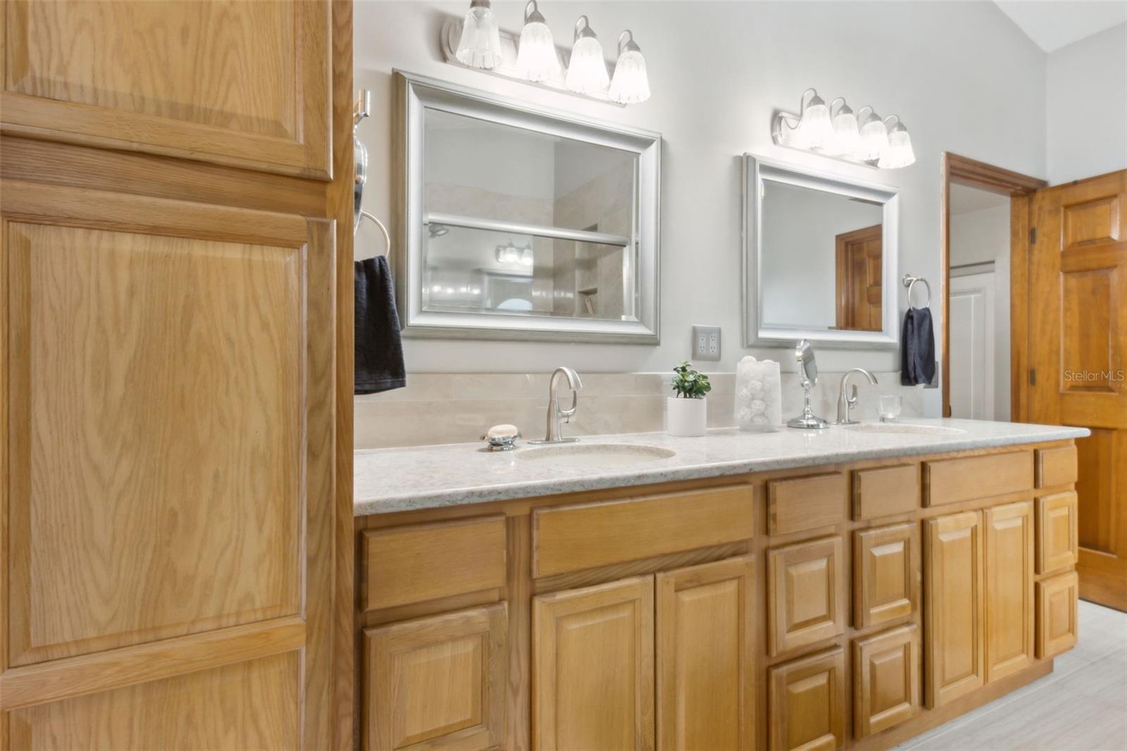 Image 38 of 82 For 4875 Winchester Drive