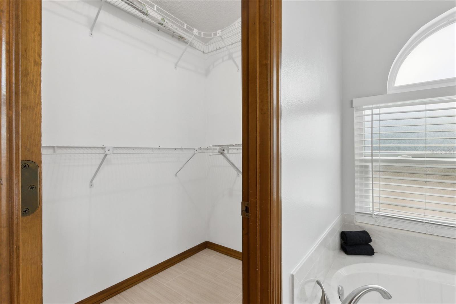 Image 41 of 82 For 4875 Winchester Drive