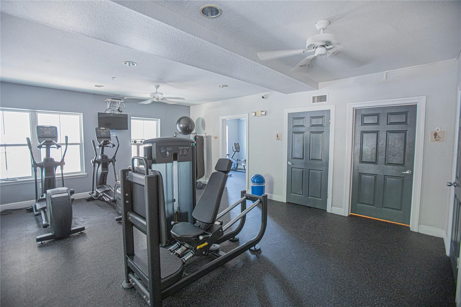 Image 19 of 22 For 204 South Street 2061