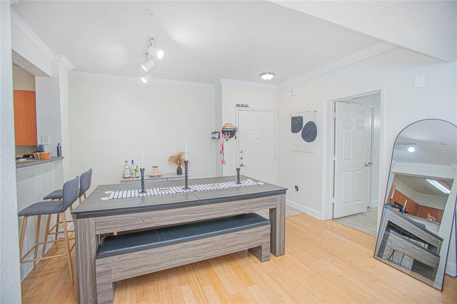 Image 7 of 22 For 204 South Street 2061