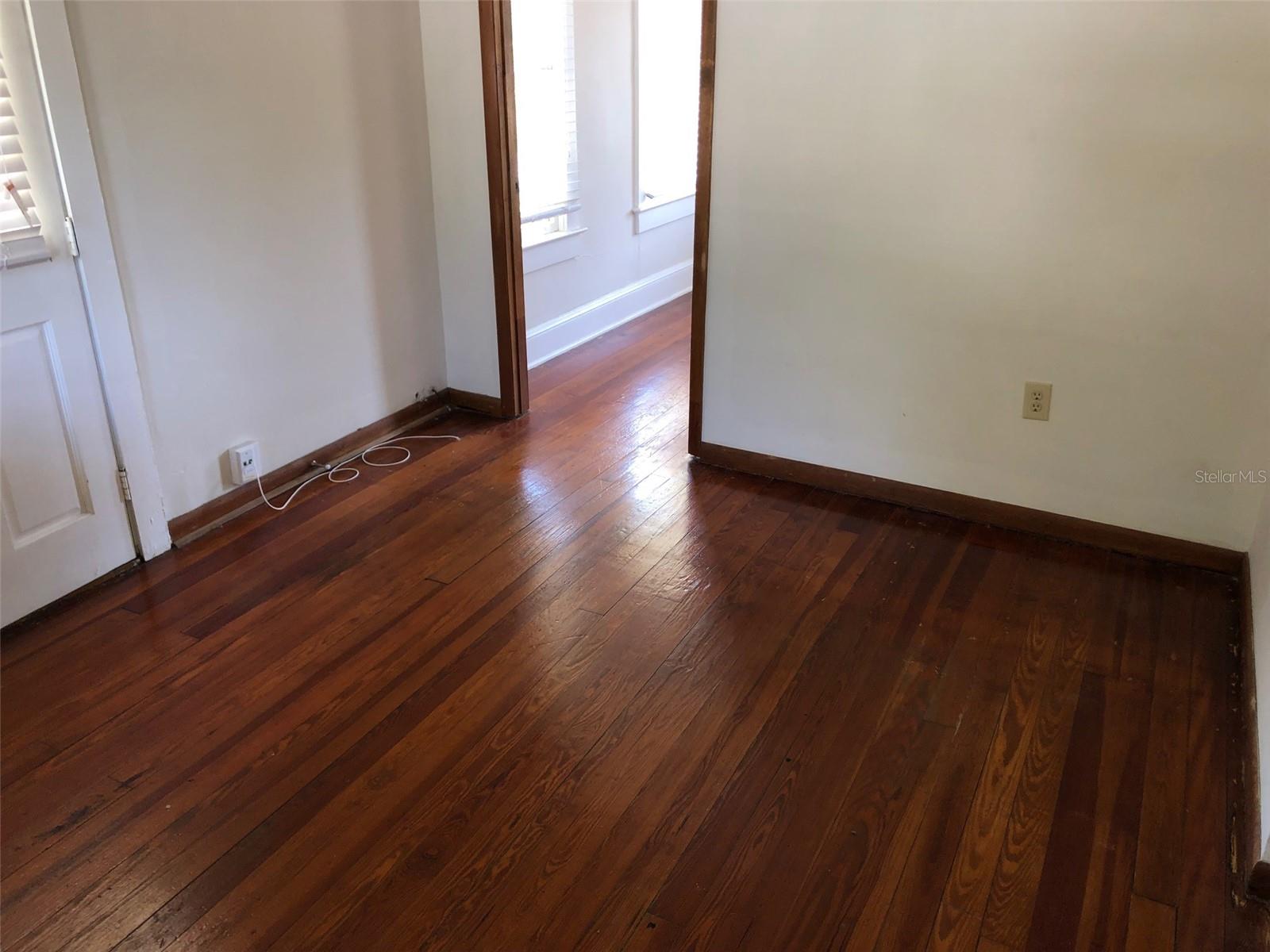 Image 7 of 7 For 1243 Ridgewood Street