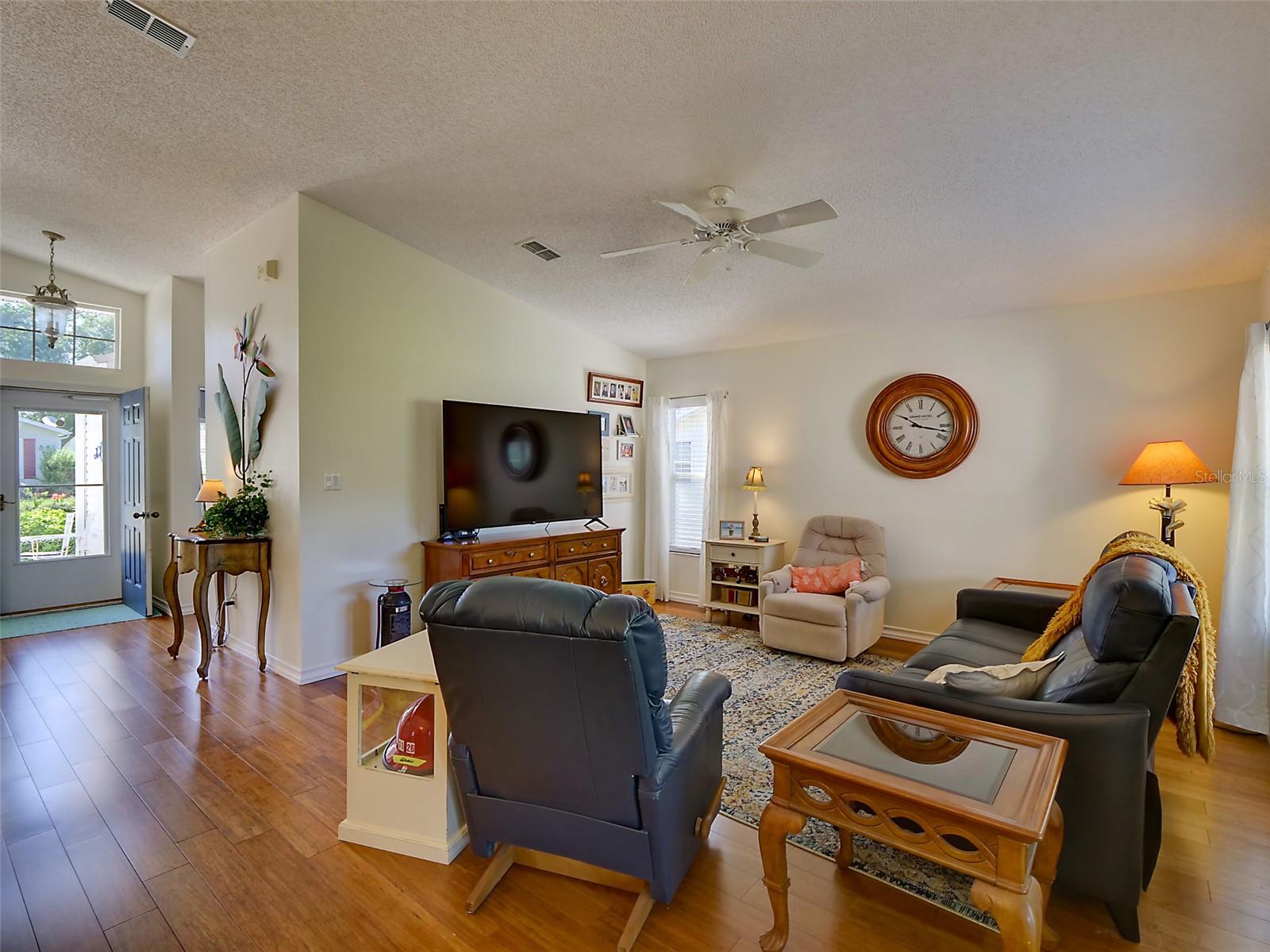 Image 14 of 33 For 25307 La Grange Court