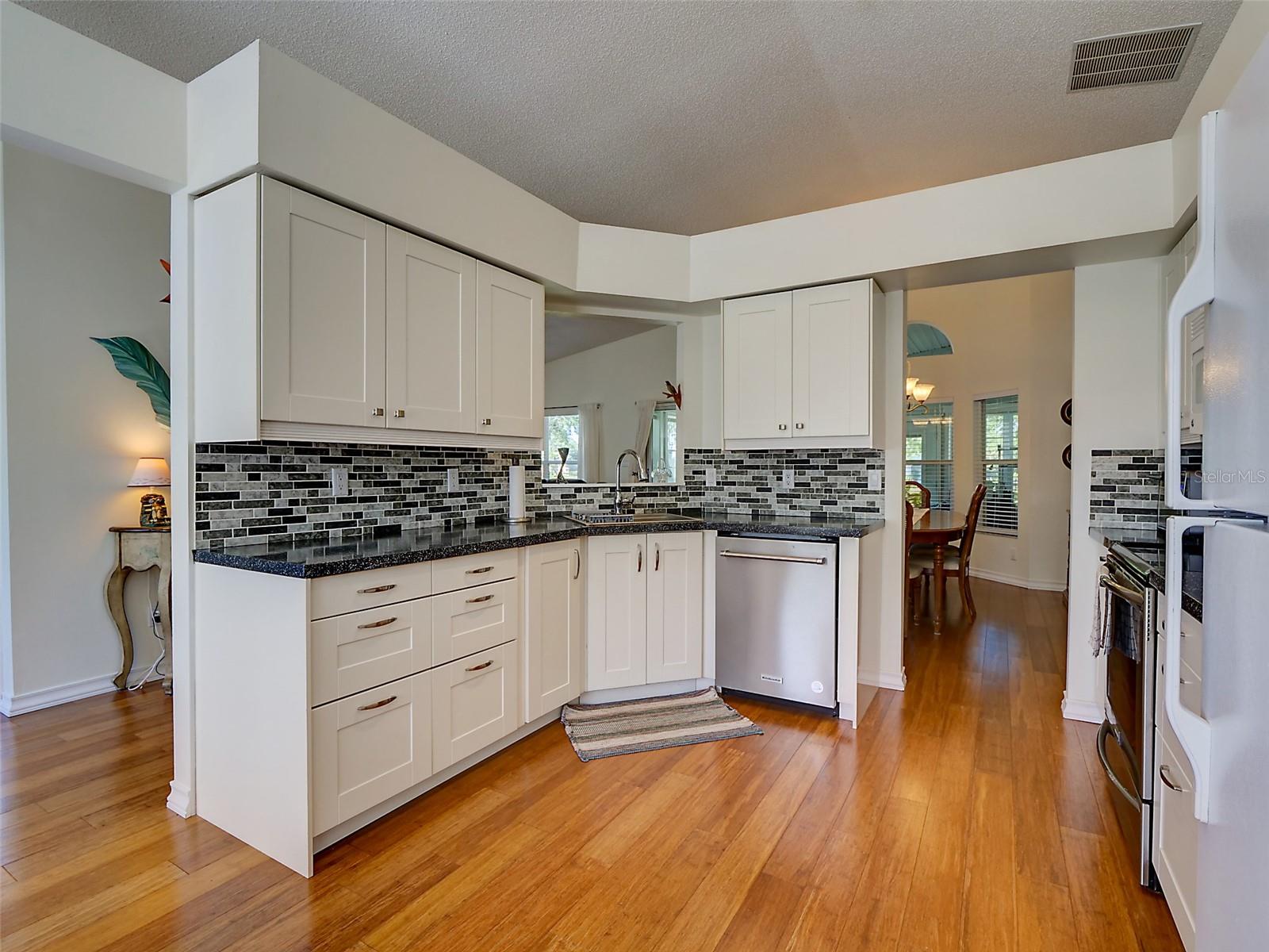 Image 6 of 33 For 25307 La Grange Court