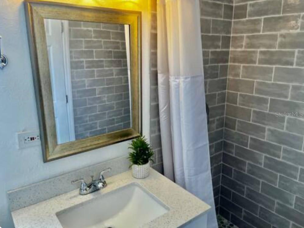 Image 15 of 40 For 681 Dalton Boulevard