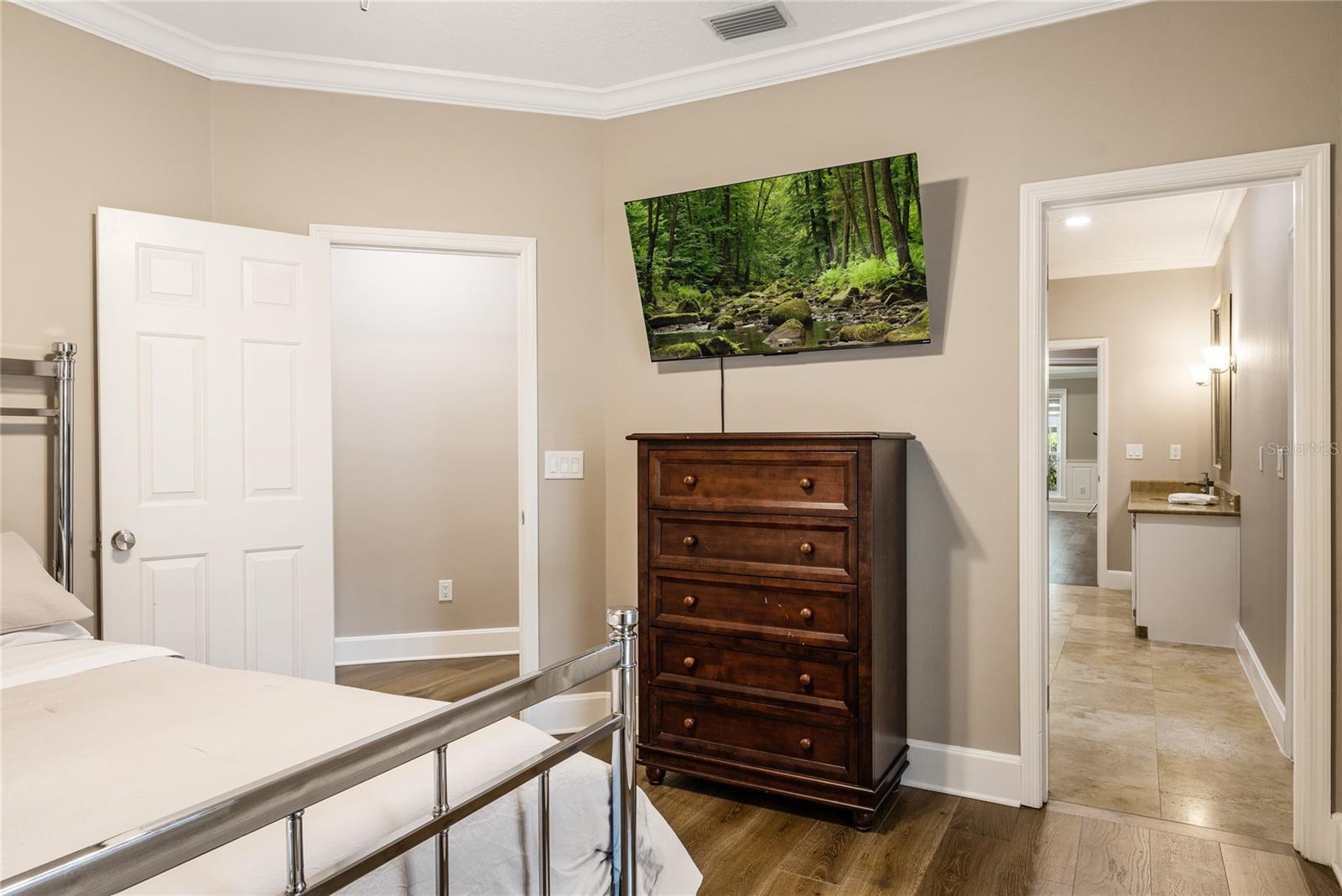 Image 41 of 69 For 8368 Rambling River Drive