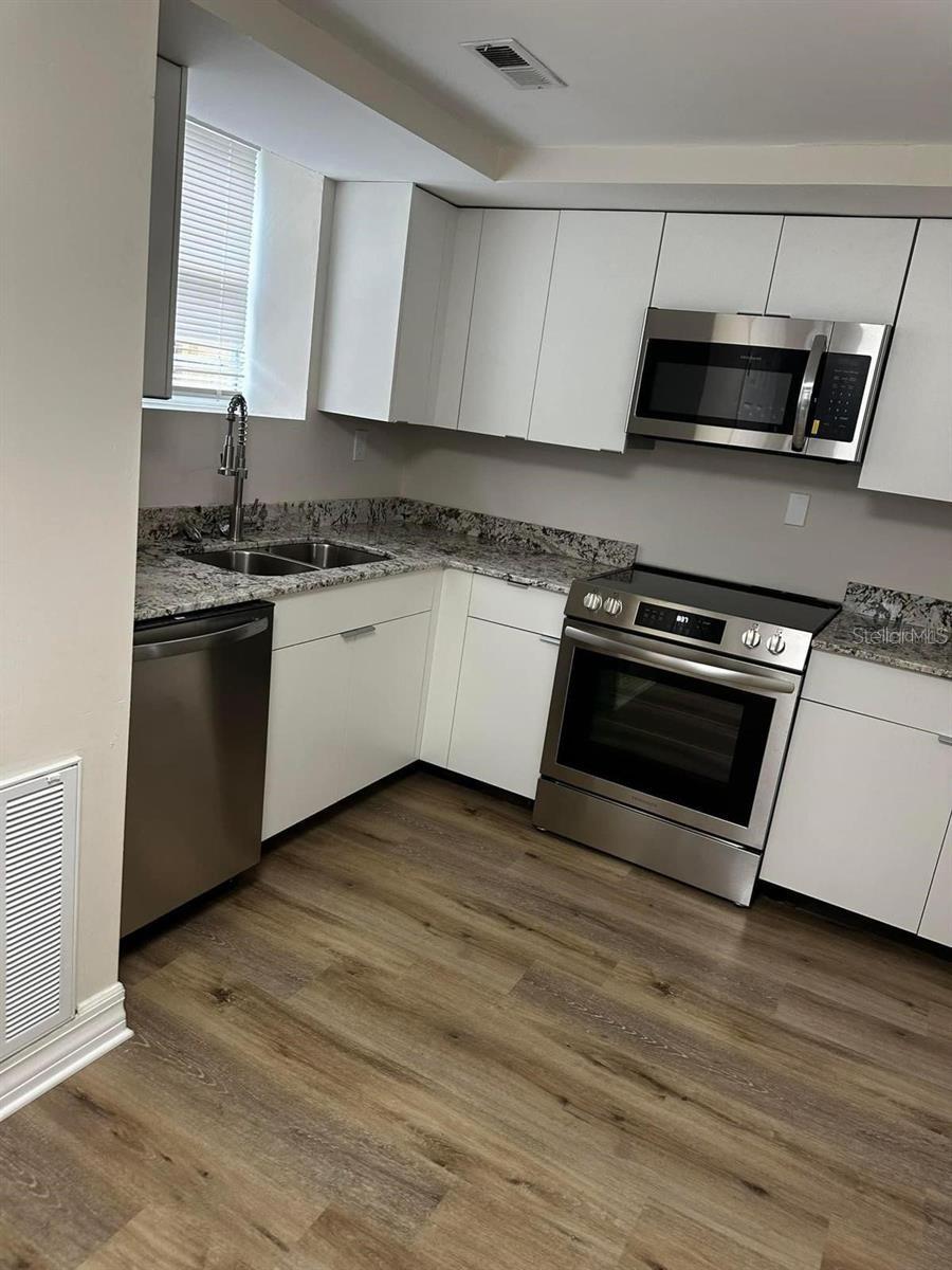 Image 3 of 19 For 716 Tropic Street