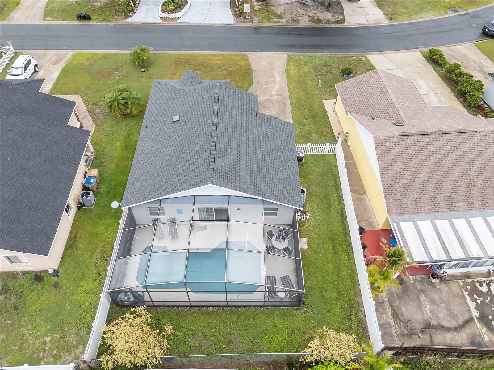 Image 11 of 18 For 208 Applewood Court