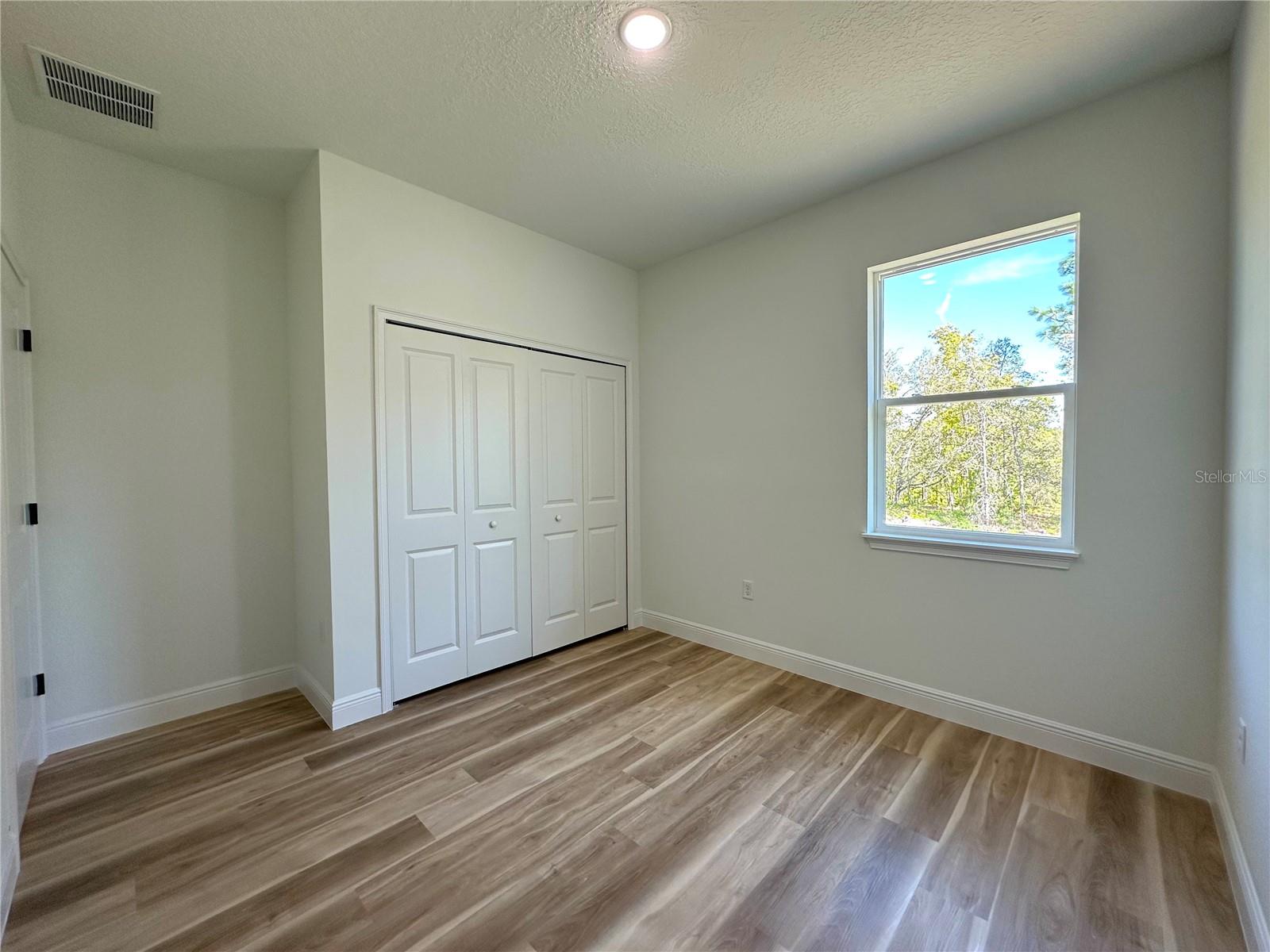 Listing photo id 23 for 977 Anderson Lane