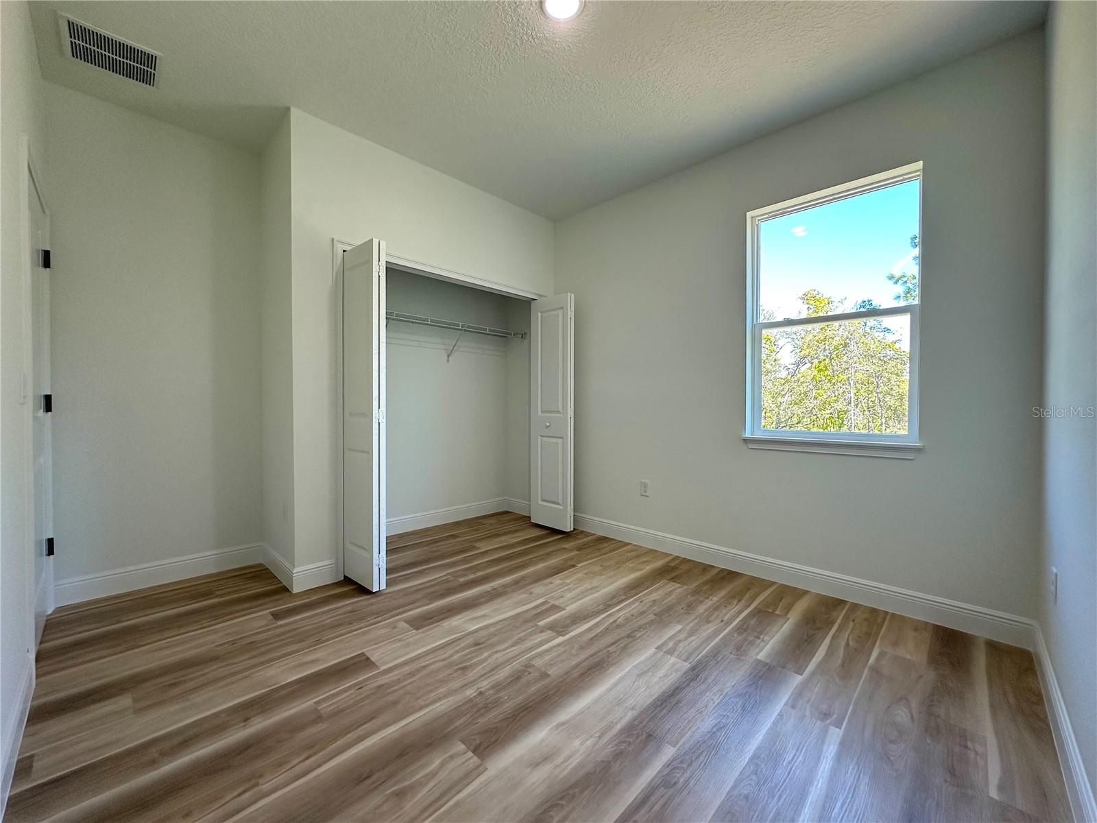 Listing photo id 24 for 977 Anderson Lane