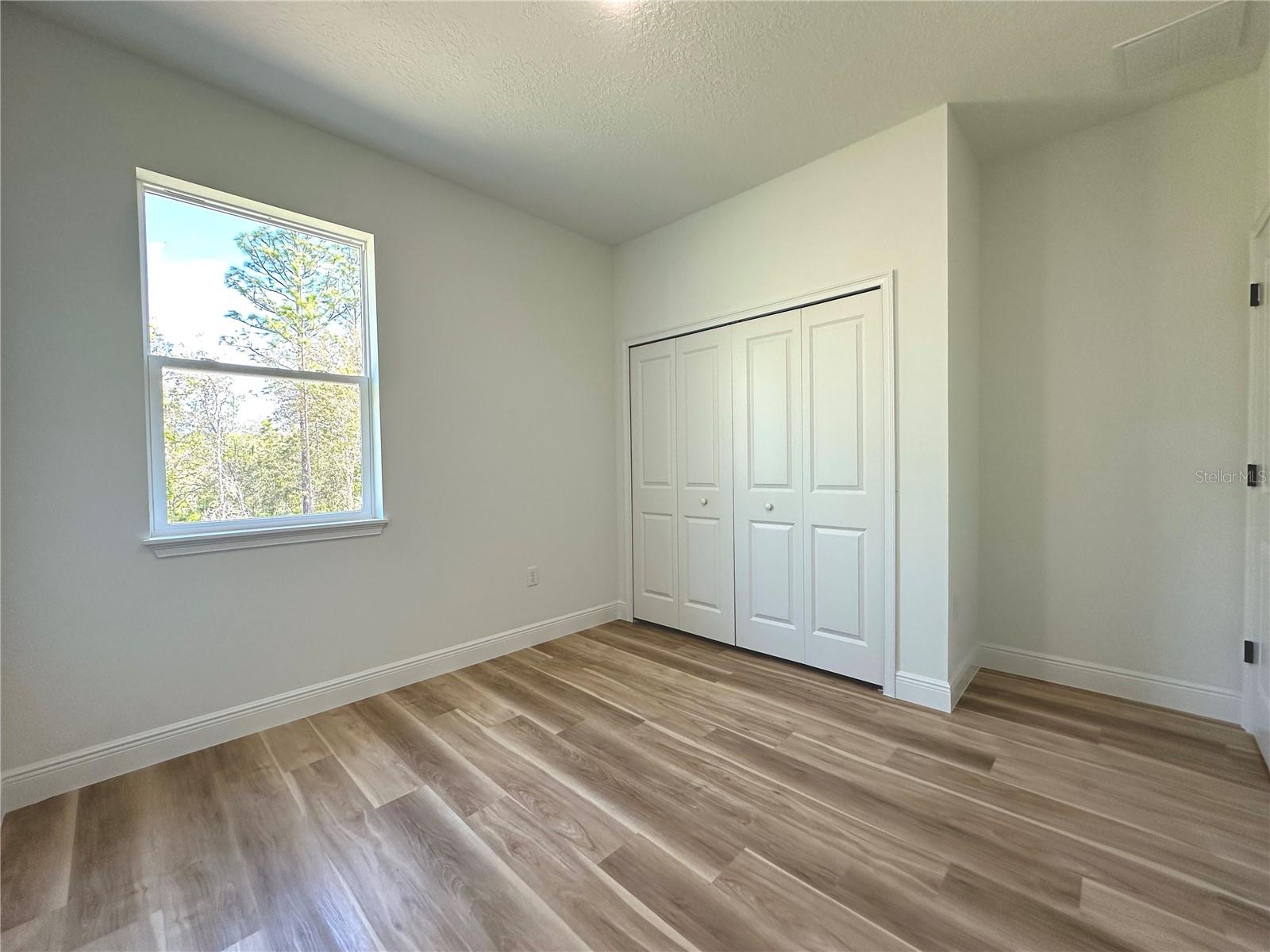 Listing photo id 27 for 977 Anderson Lane