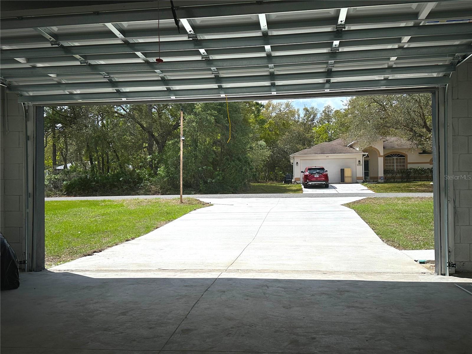 Listing photo id 37 for 977 Anderson Lane