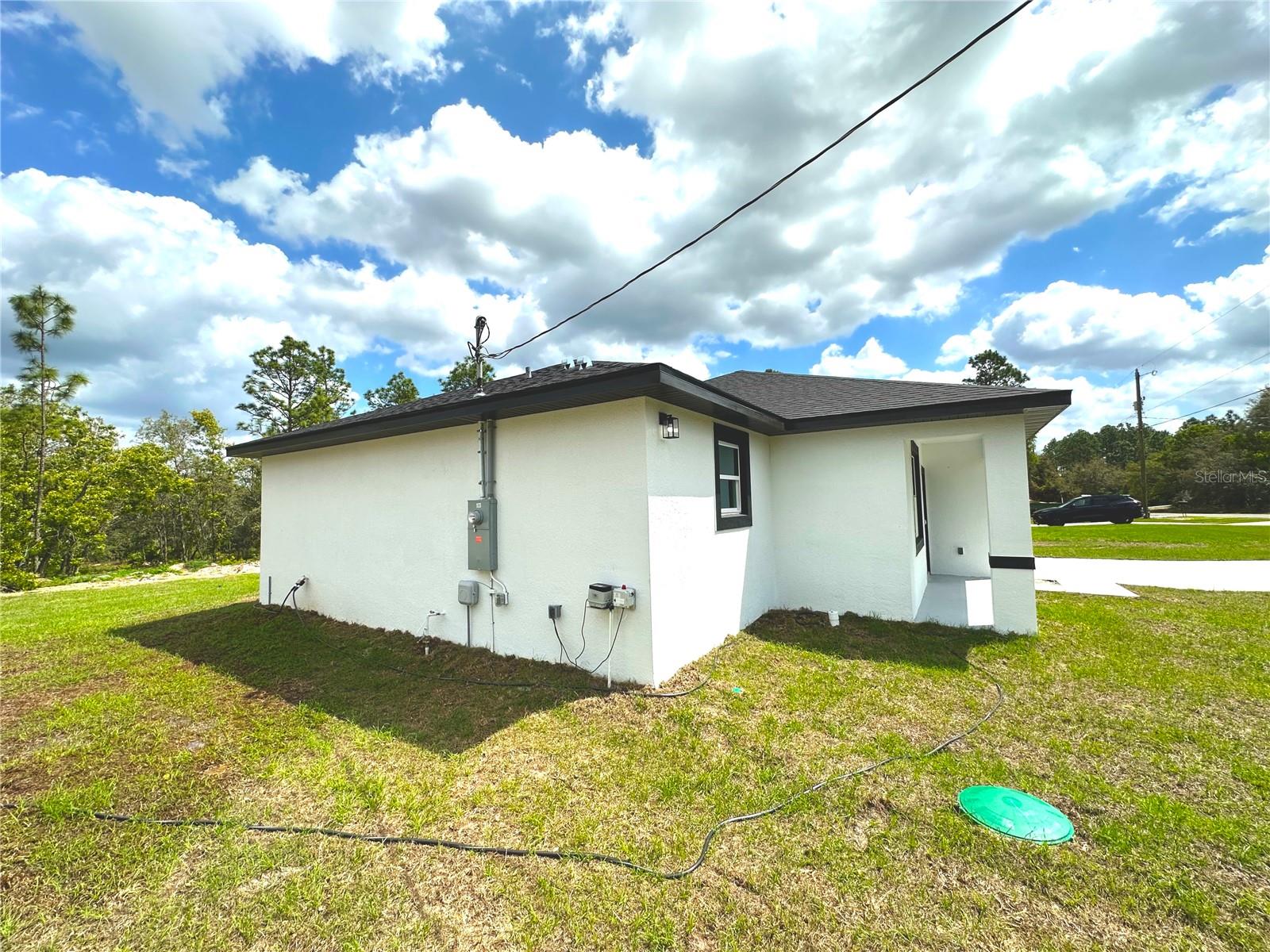 Listing photo id 52 for 977 Anderson Lane