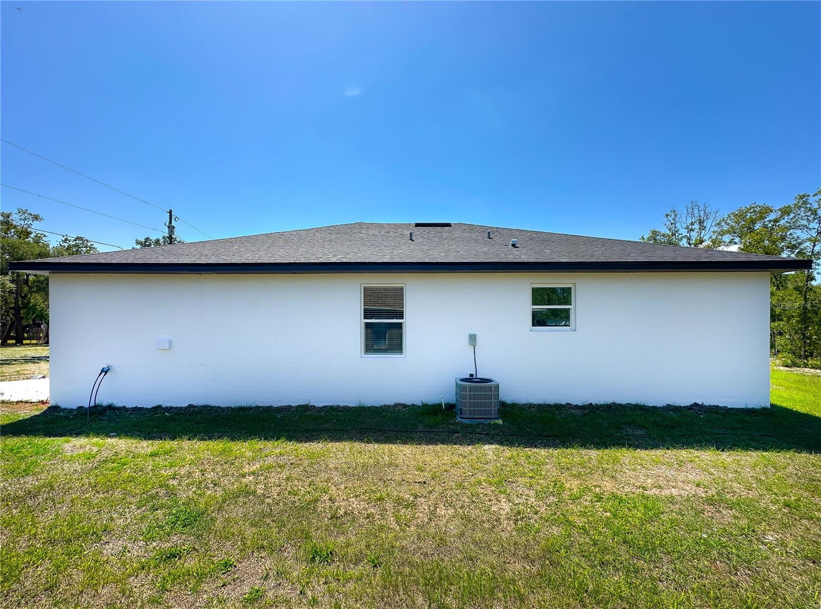 Listing photo id 54 for 977 Anderson Lane