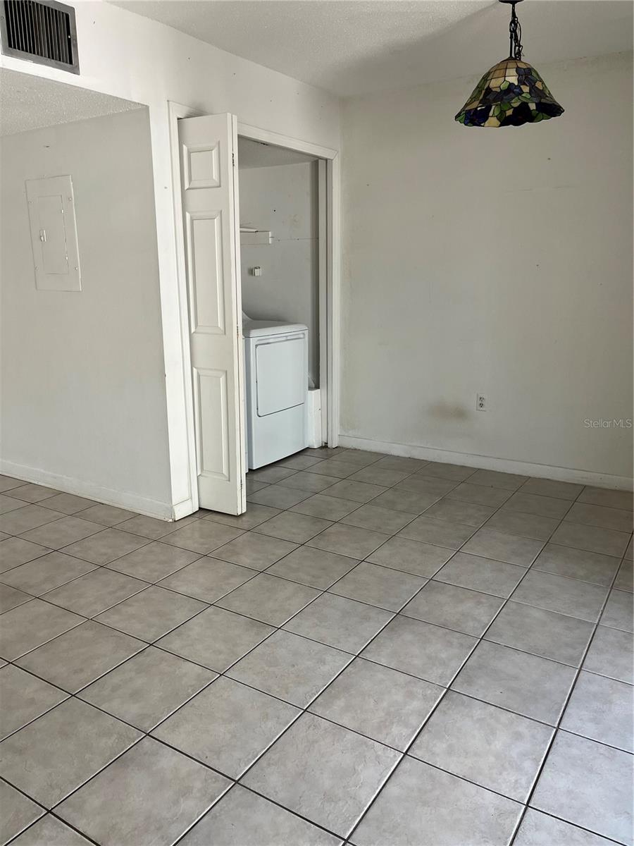Image 4 of 15 For 5850 Cypress Gardens Boulevard 608