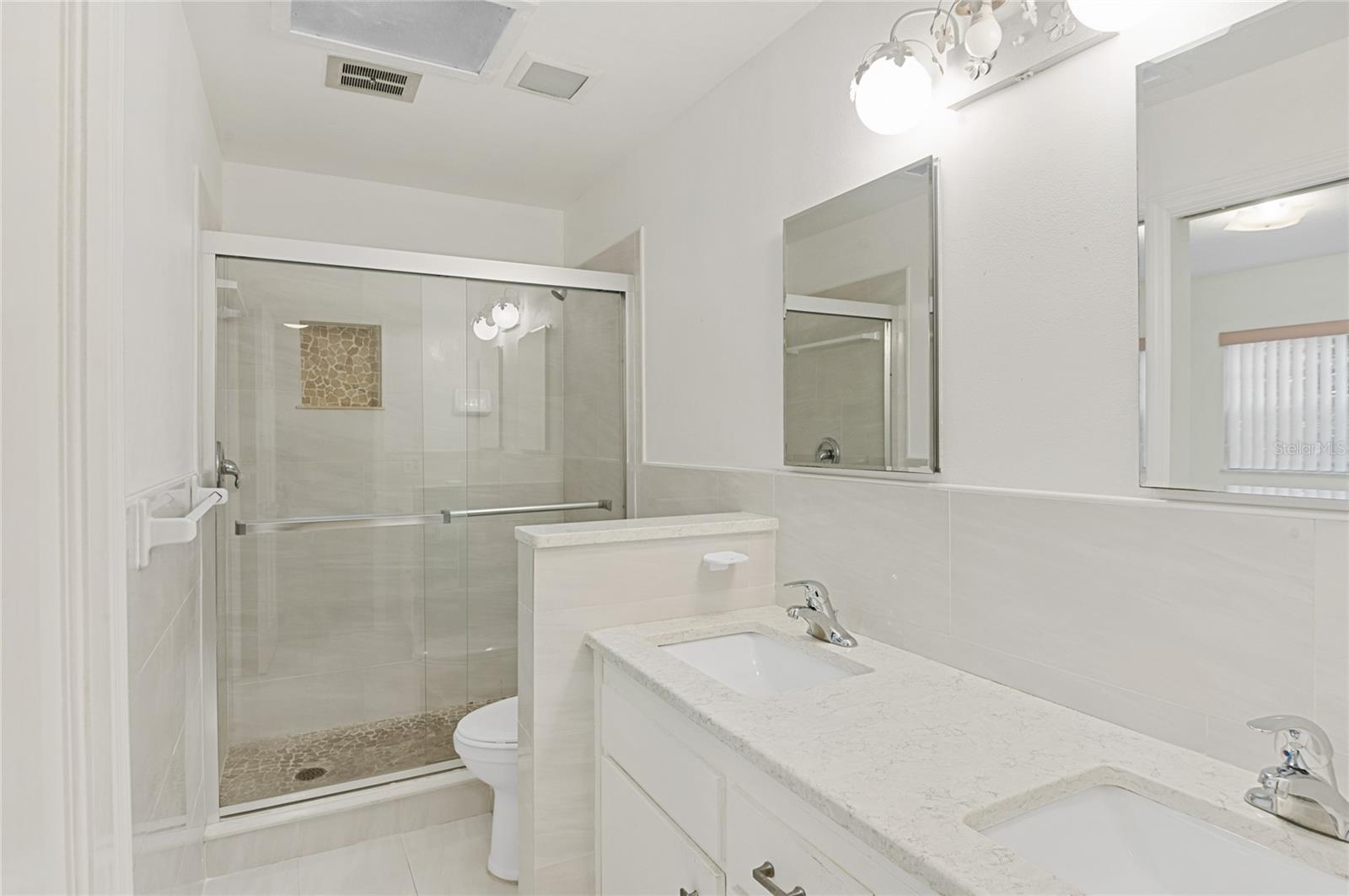 Image 14 of 61 For 826 Glen Arden Way