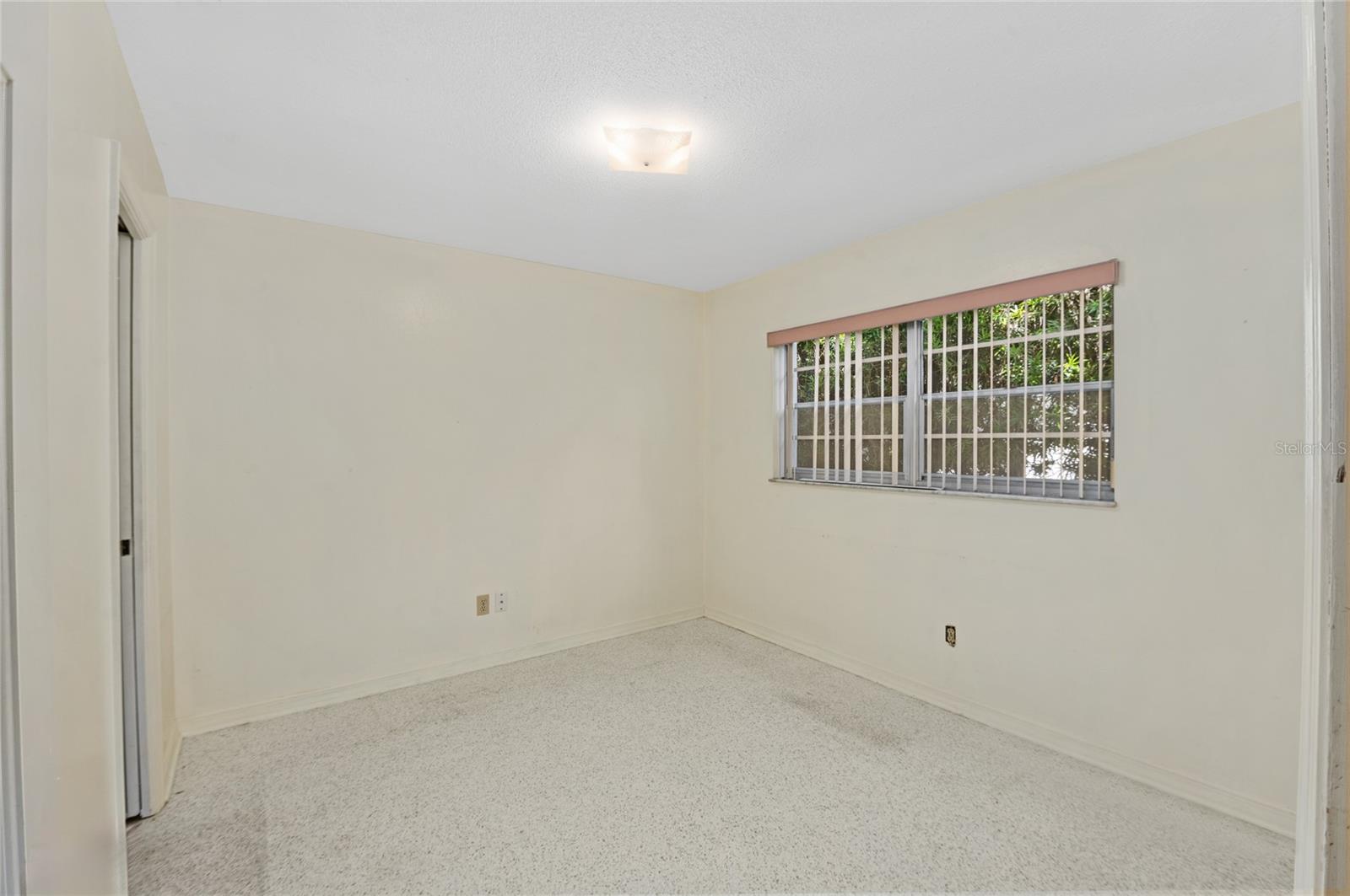Image 16 of 61 For 826 Glen Arden Way