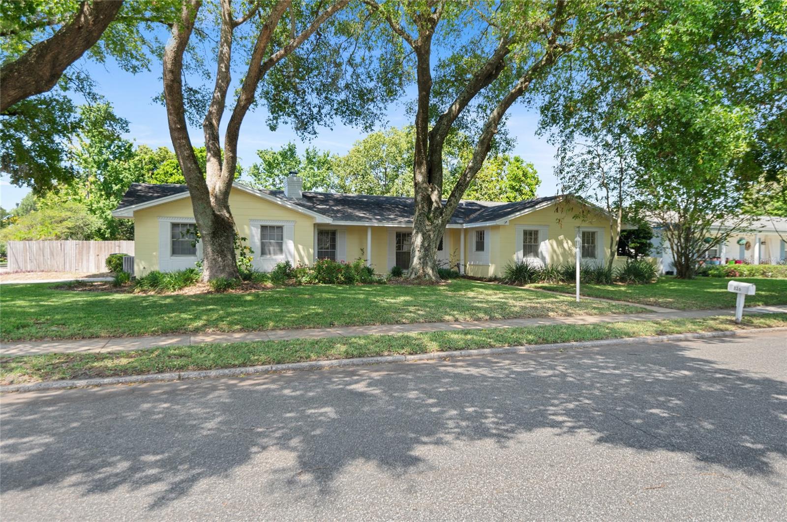 Image 2 of 61 For 826 Glen Arden Way