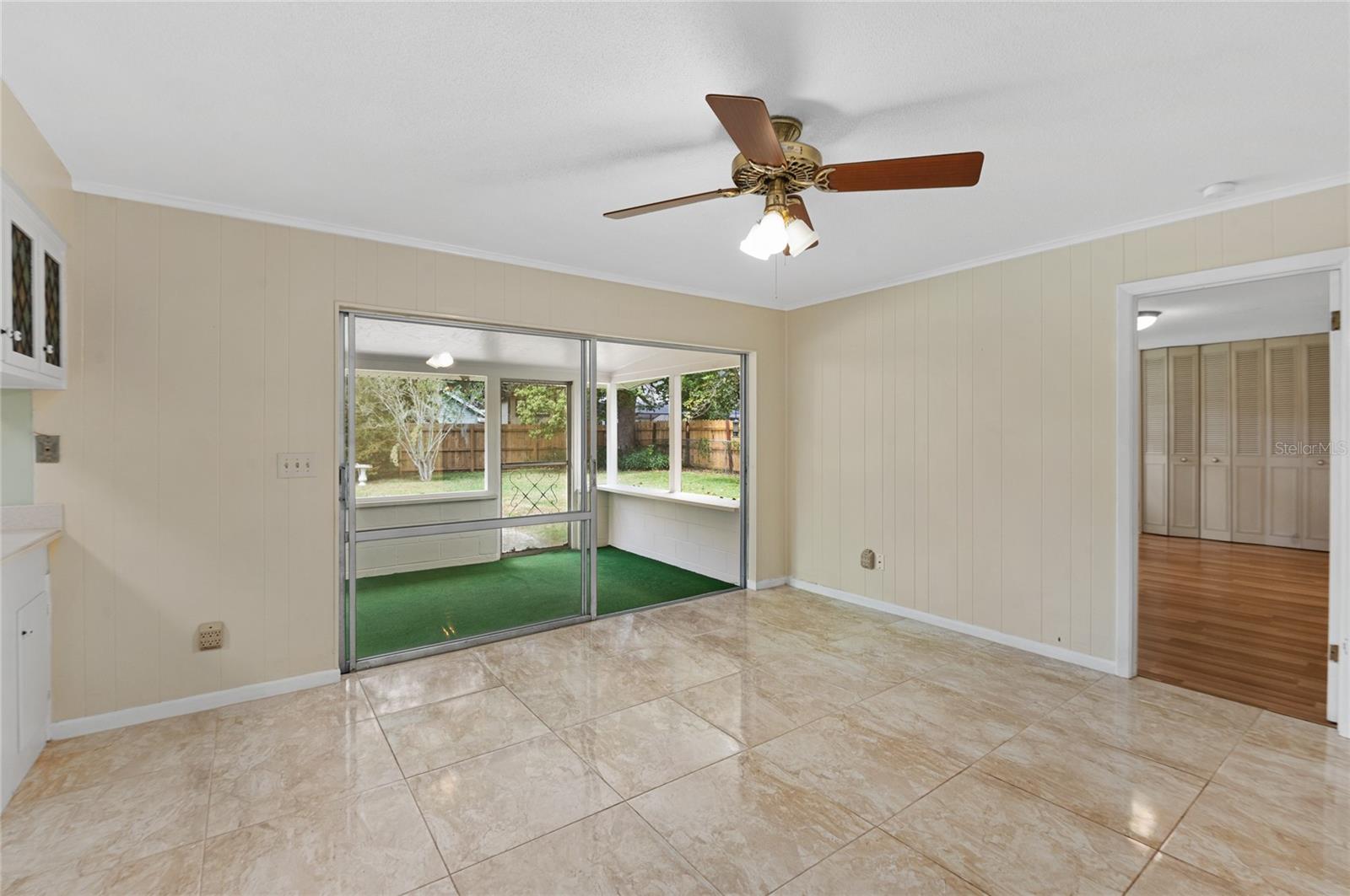 Image 22 of 61 For 826 Glen Arden Way