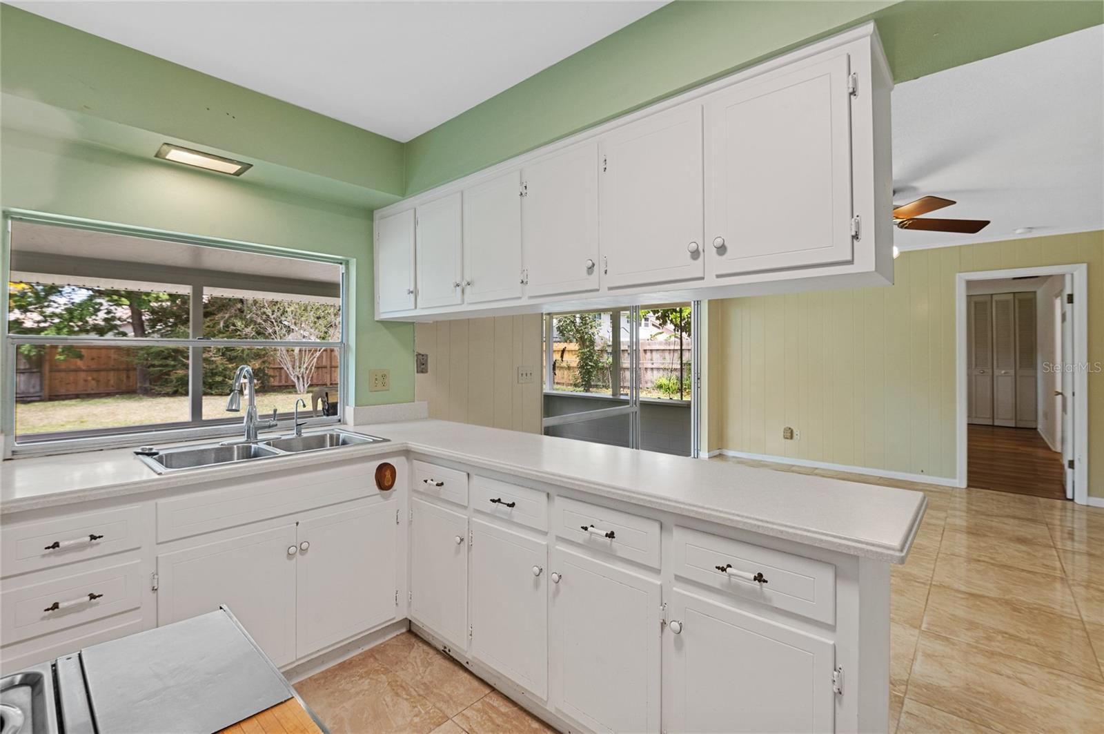 Image 26 of 61 For 826 Glen Arden Way