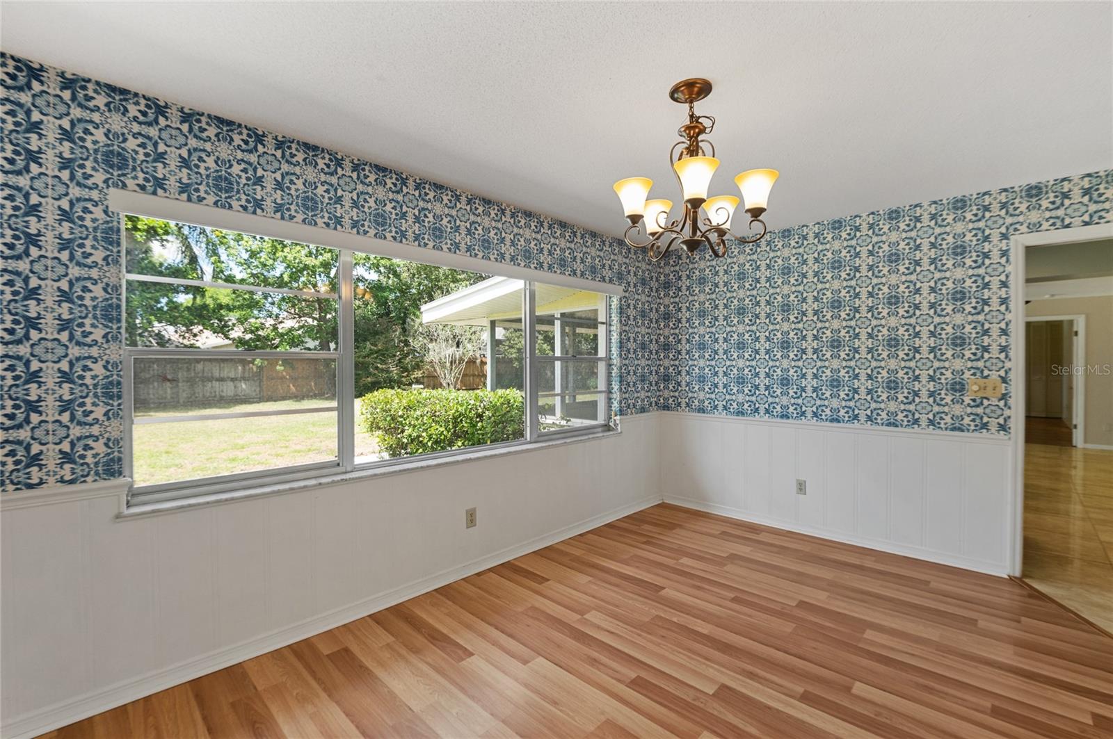 Image 28 of 61 For 826 Glen Arden Way