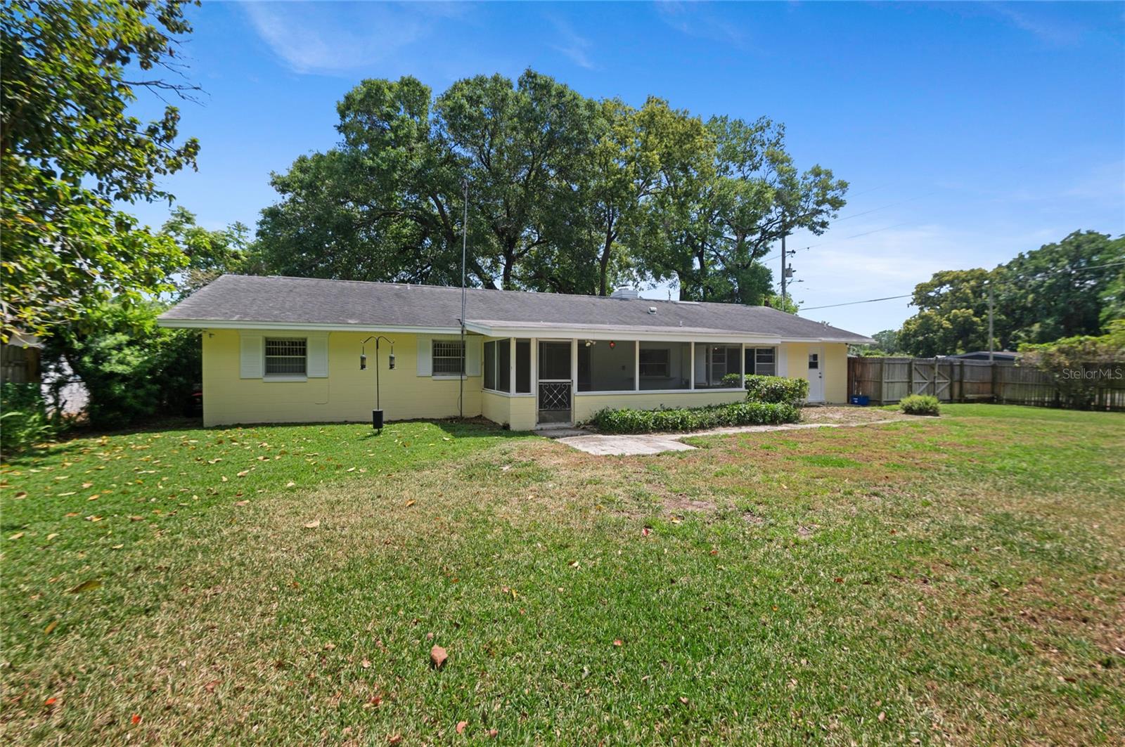 Image 34 of 61 For 826 Glen Arden Way