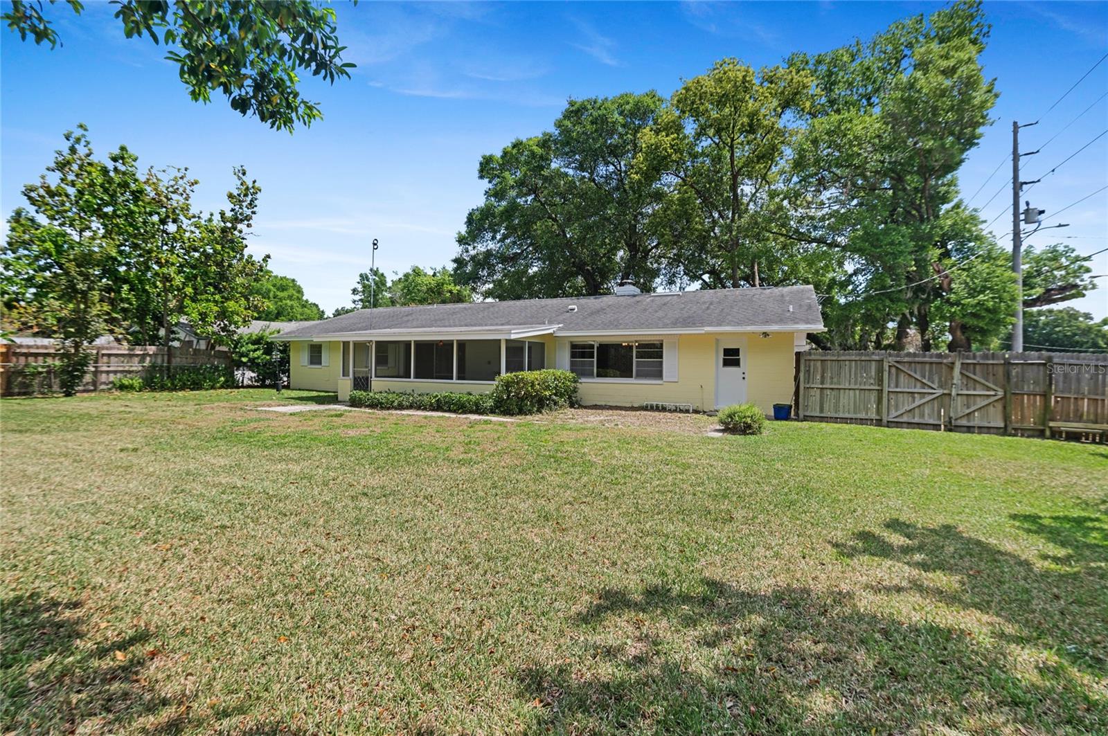 Image 36 of 61 For 826 Glen Arden Way