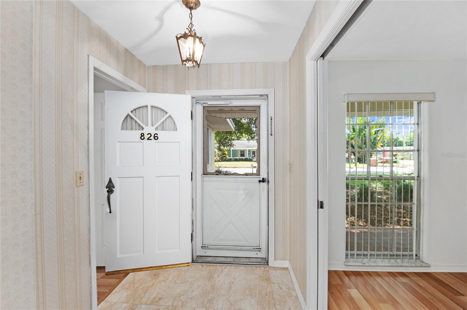 Image 7 of 61 For 826 Glen Arden Way