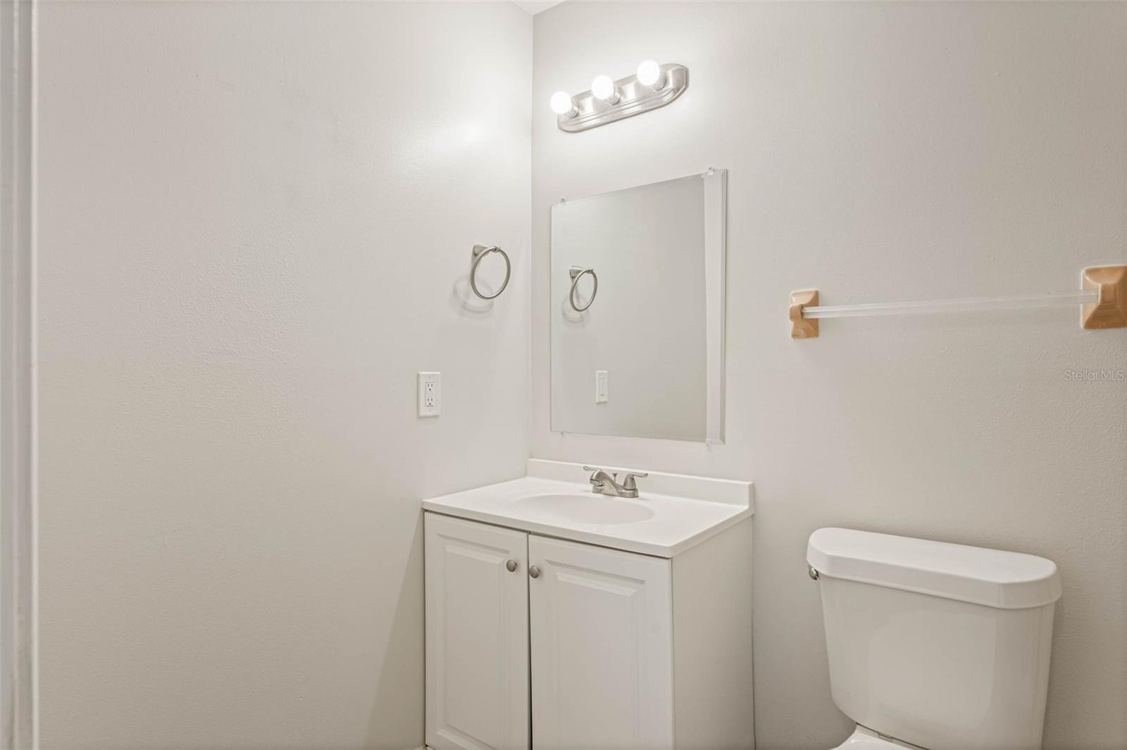 Image 11 of 27 For 178 Alma Avenue