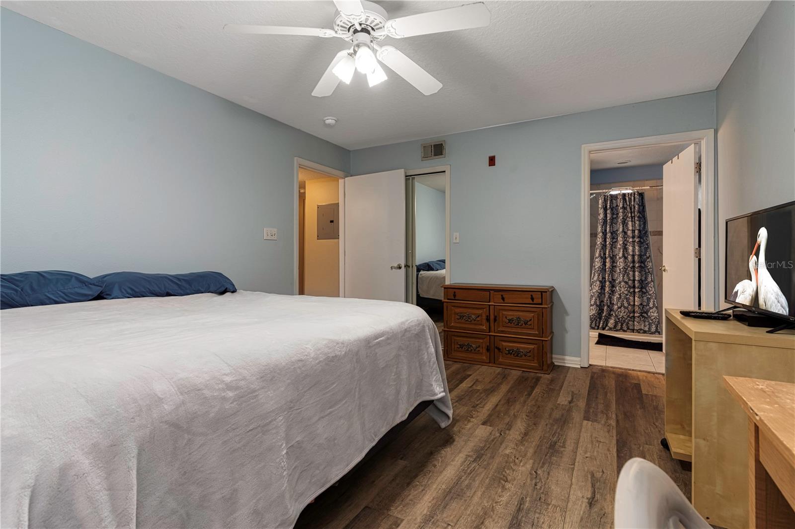 Image 10 of 18 For 8719 Rockingham Terrace B
