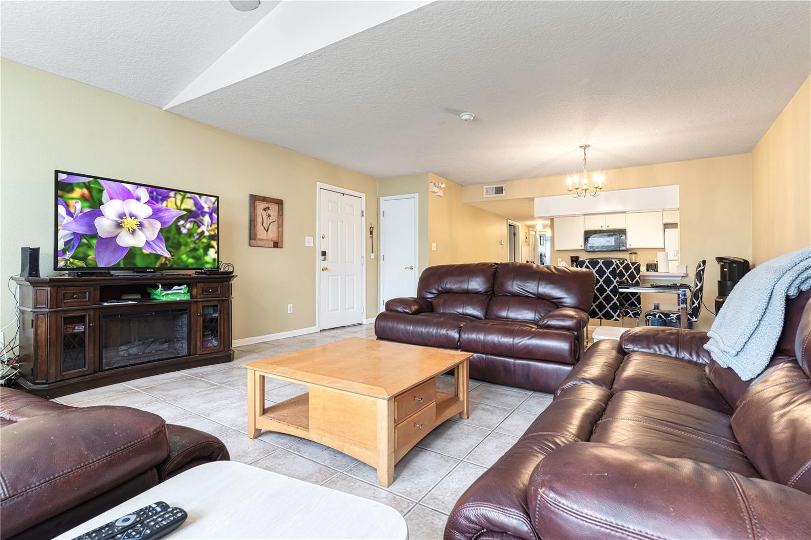 Image 4 of 18 For 8719 Rockingham Terrace B