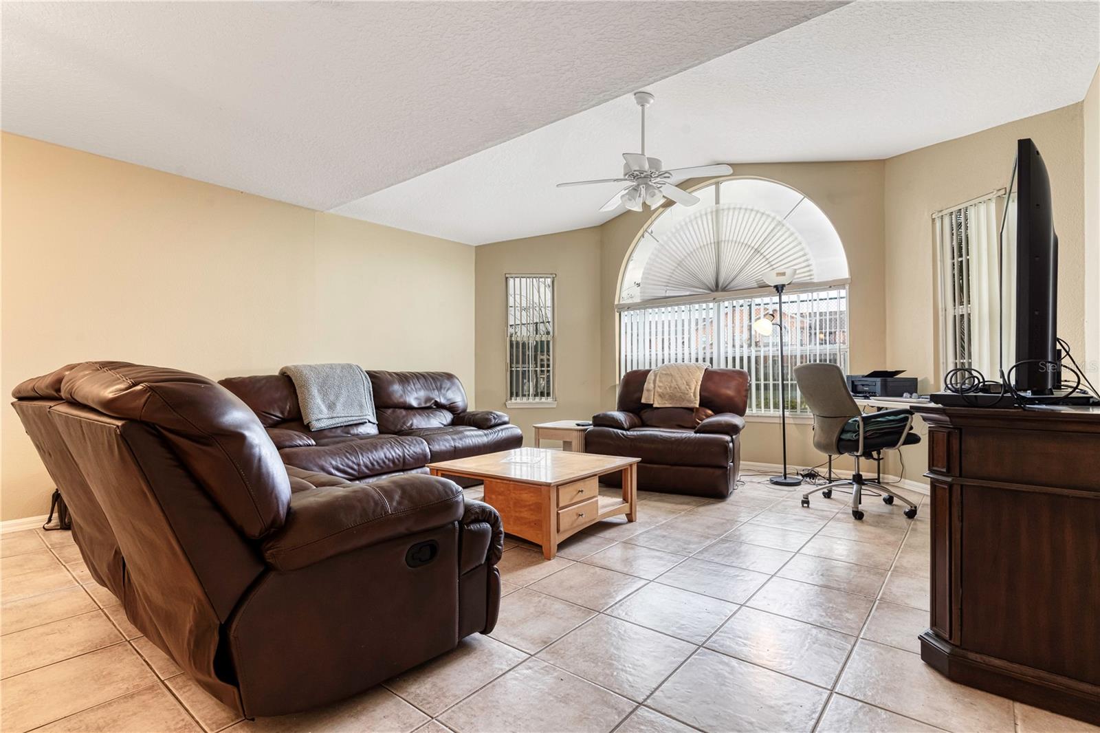 Image 5 of 18 For 8719 Rockingham Terrace B