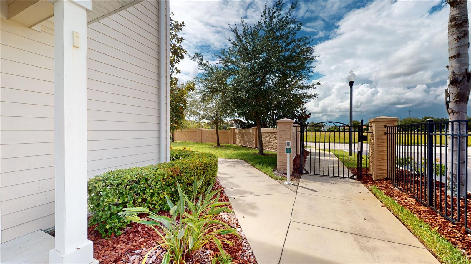 Image 8 of 77 For 3238 Wish Avenue