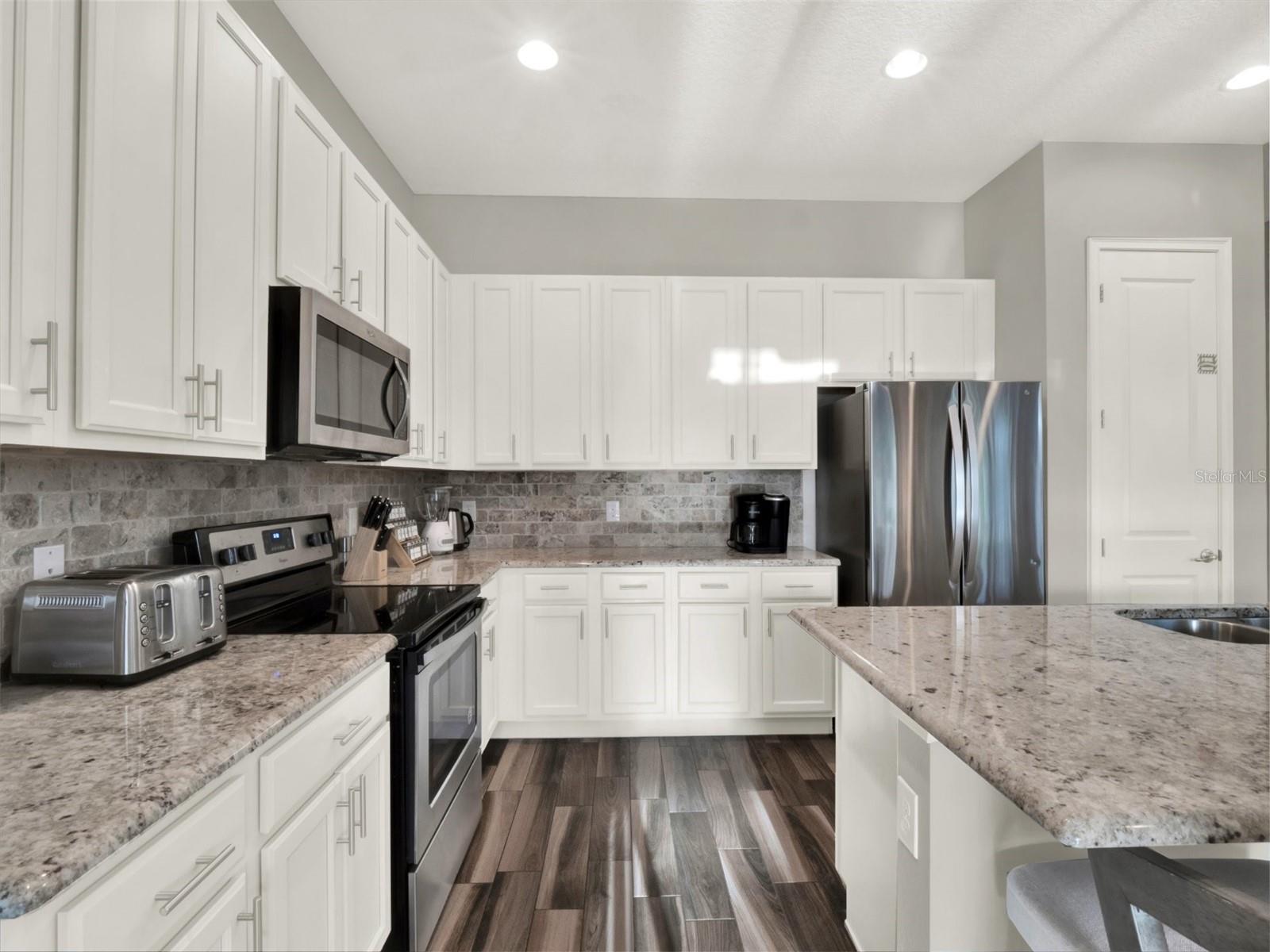 Image 20 of 39 For 1449 Fairview Circle