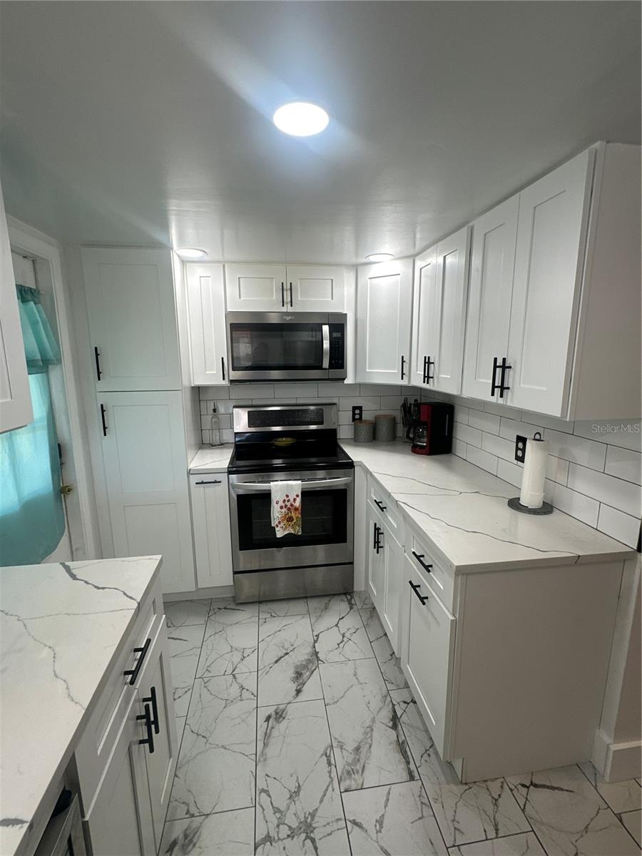 Image 9 of 18 For 1625 Hastings Drive
